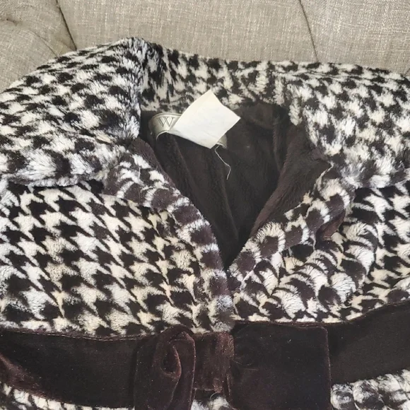 Widgeon Stylish Houndstooth Kids Coat - Picture 7 of 12